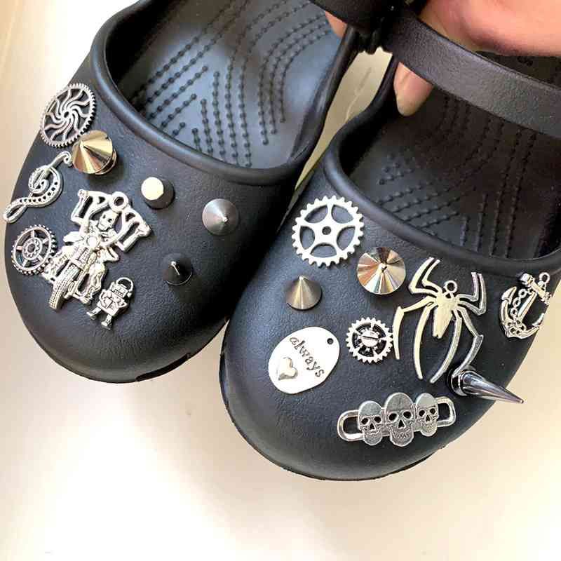 DIY Metal Chain Shoe Charms for Croc Vintage Punk Luxury Clogs Accessories  Fashion Finished Product Metal Rivet Shoe Decoration
