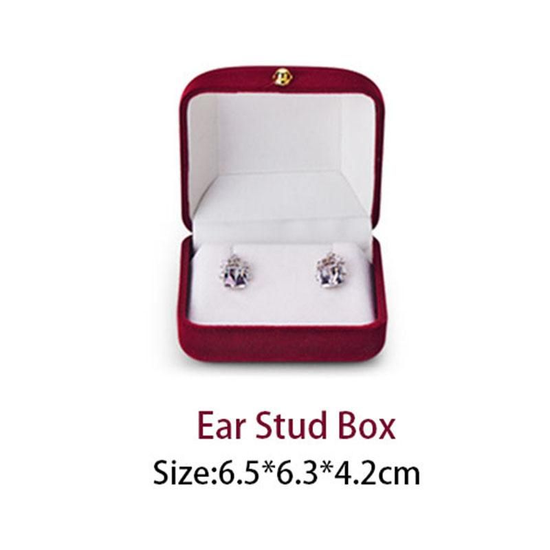 Red-ear Stud Box