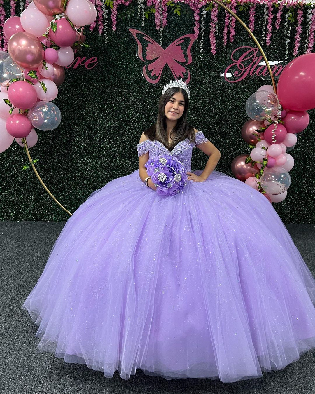 2022 Romántico Lila Fuera de los hombros Quinceañera vestidos de fiesta vestido de pelota con gorras 2022 Romántico Lila Fuera de los hombros Quinceañera vestidos de fiesta vestido de pelota con gorras