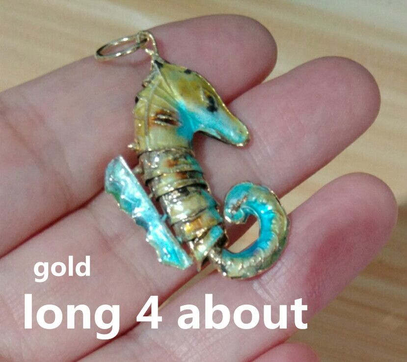 gold seahorse