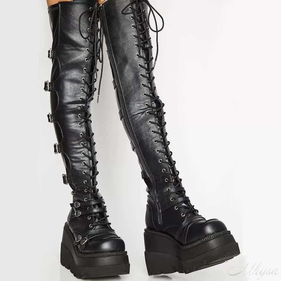 Acquistare 2021 Design Femmina Alta Piattaforma Coscia Stivali Alti Fibbia  Di Moda Punk Tacchi Alti Stivali Donna Cosplay Cunei Stivali Donna  Economico | Consegna Veloce E Qualità | It.Dhgate
