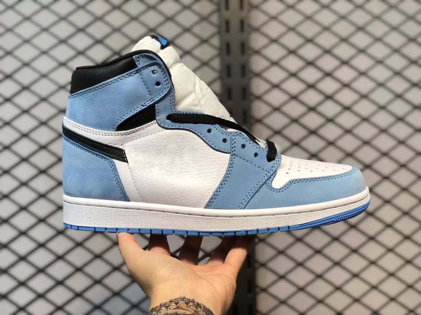 Acquistare Scarpe Da Allenatore Scarpe Da Basket Scarpe Da Basket Retrò  Sneaker Allaperto Calzature Esterni Autentico Qualità Originale Militare Blu  Blu Scuro Moka Obsidian Iper Royal Nero Cat Chicago Economico | Consegna