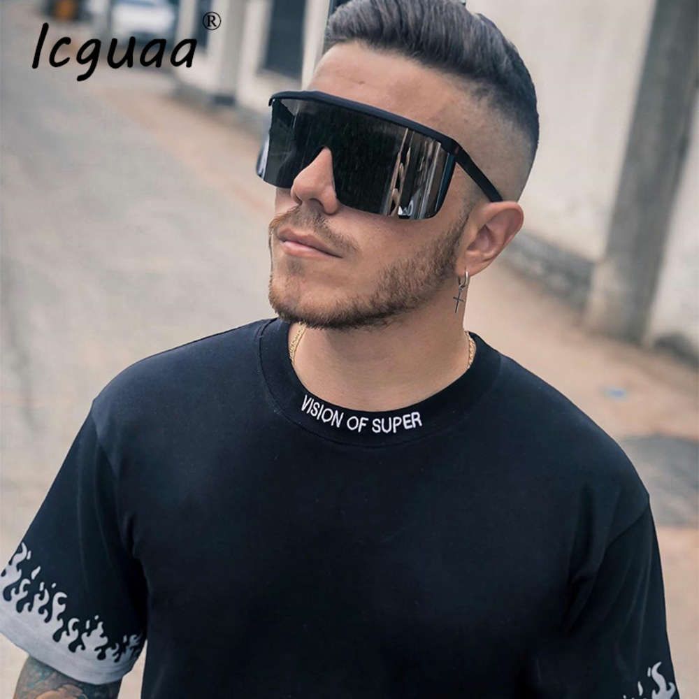 Occhiali Da Sole Sport Uomini Onepieta 2021 Donne Oversize Maschera Forma  Scudo Visiera Visiera Occhiali Da Sole Donne Sexy Moda Moda Uomo Flat Top  Antivento Da 8,96 € | DHgate Italy