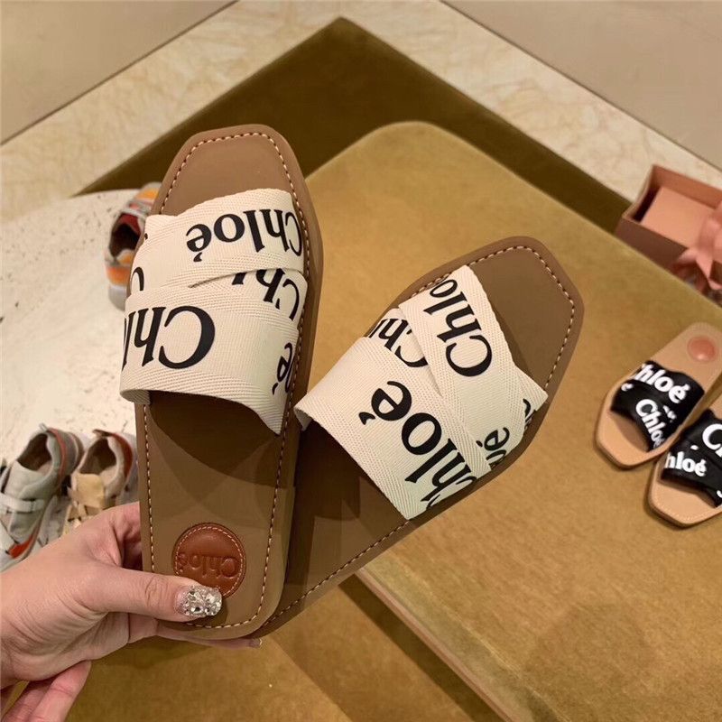 Дизайнерские тапочки Dupe Aaaaa Boots Woody Retro Letter Sandal