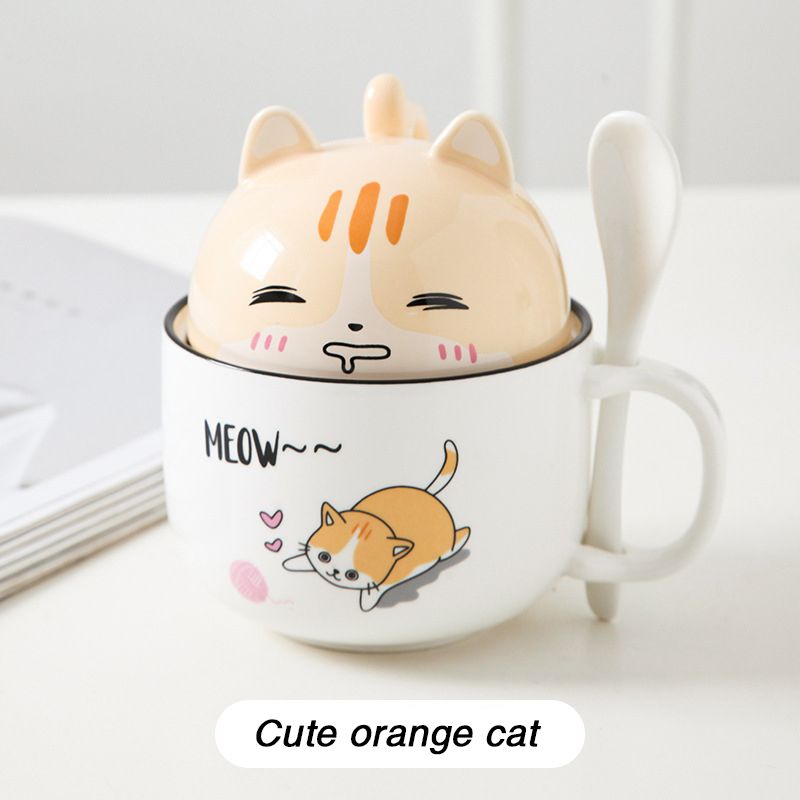 Śliczny pomarańczowy kot