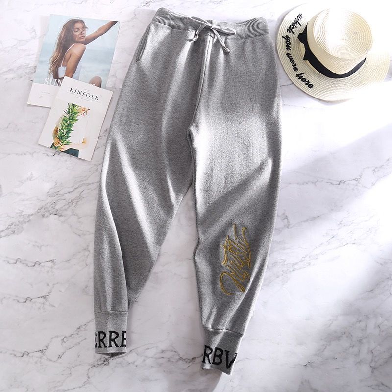 pantalones gris