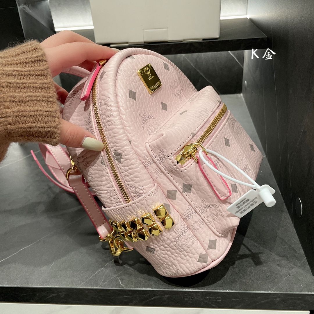 mcm bolsa with studs