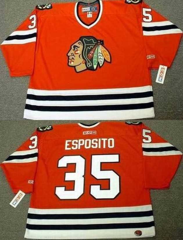 35 Tony Esposito 1977