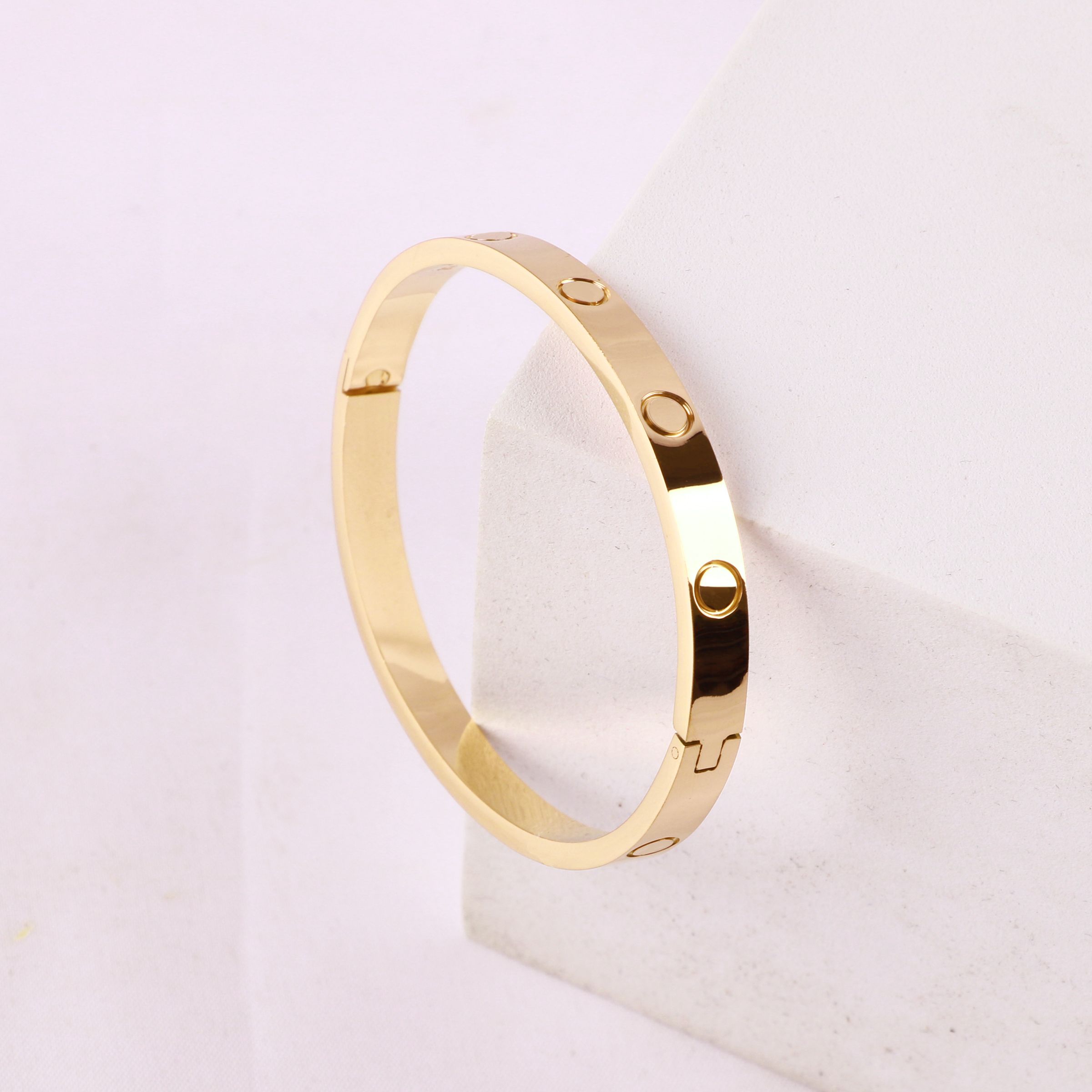 16cm Gold without diamonds