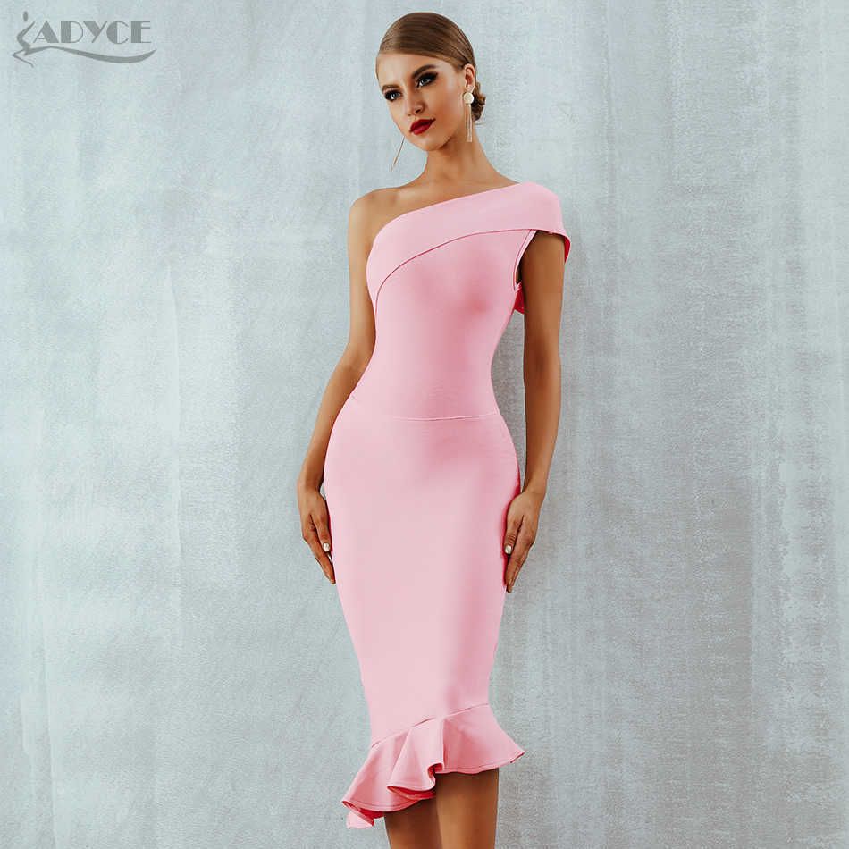 Robe de bandage rose