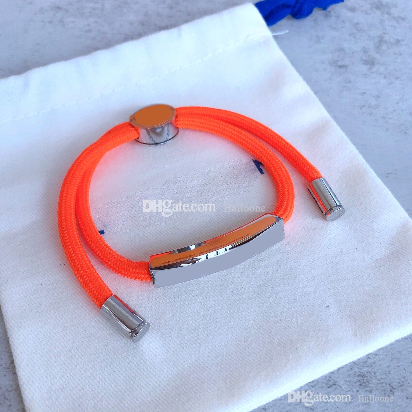 Orange Armbänder mit Logo