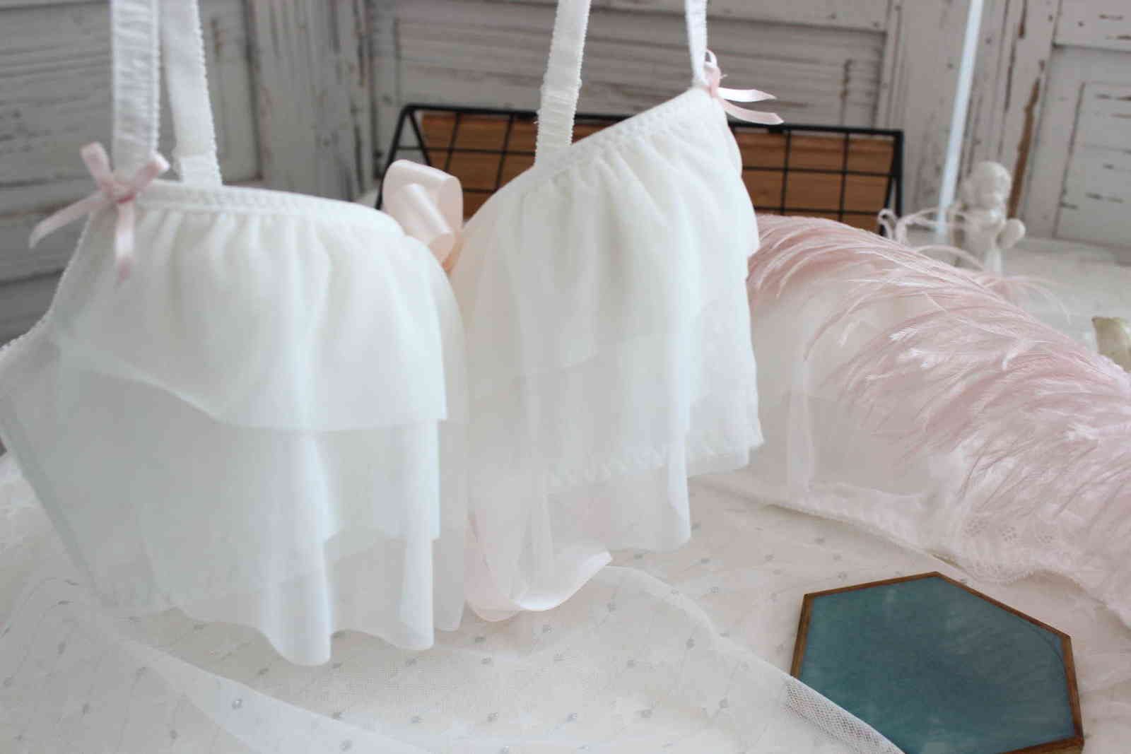 Set di reggiseno bianco