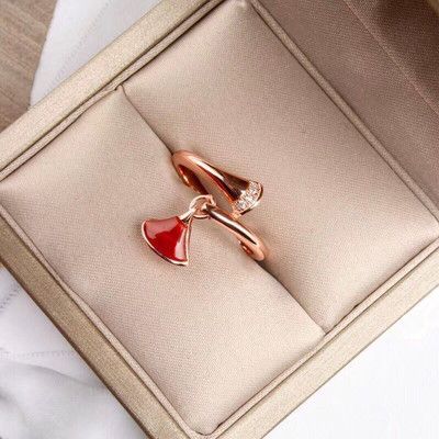 Rose gold - pendant red skirt