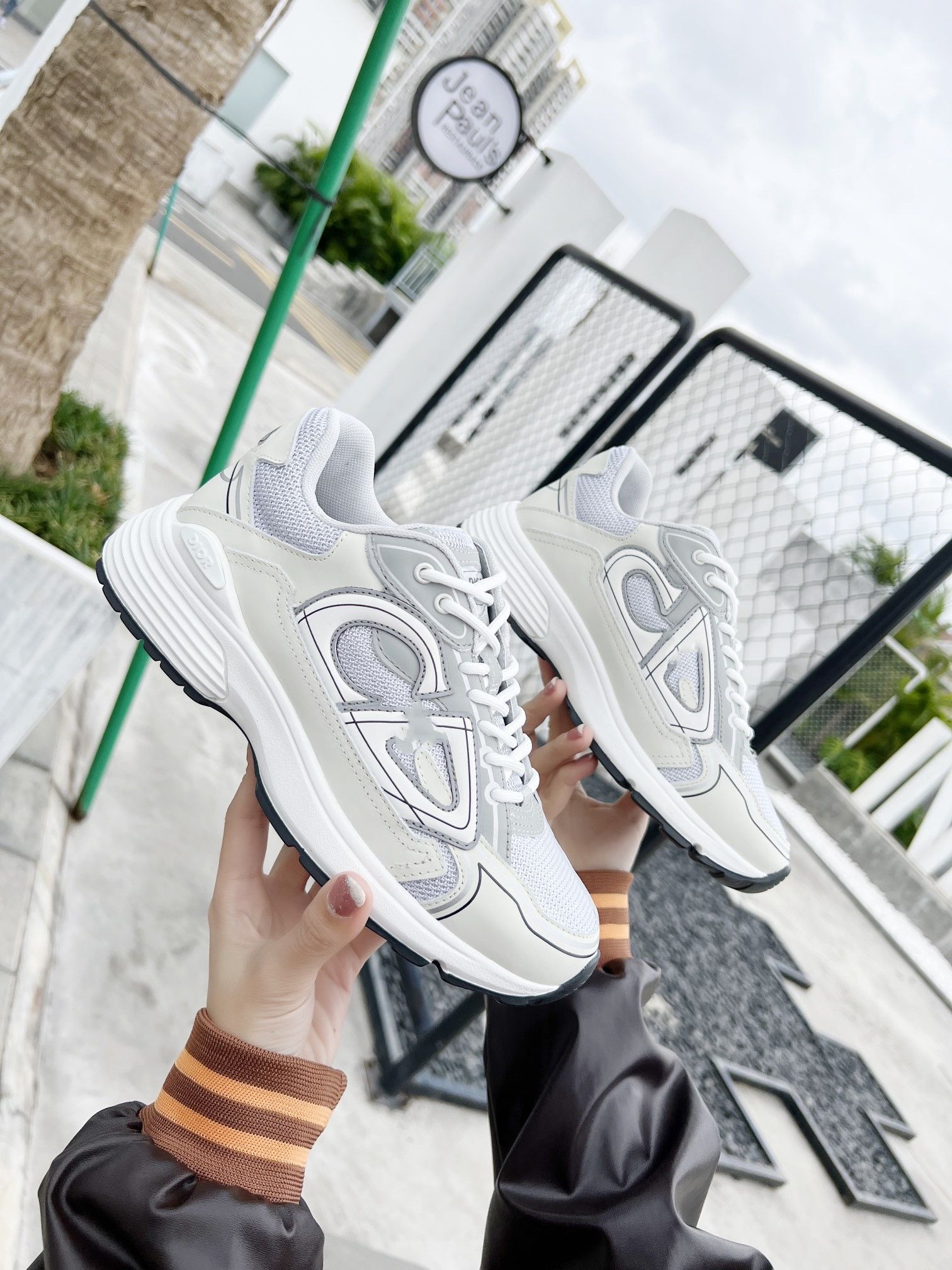 color changing trainers