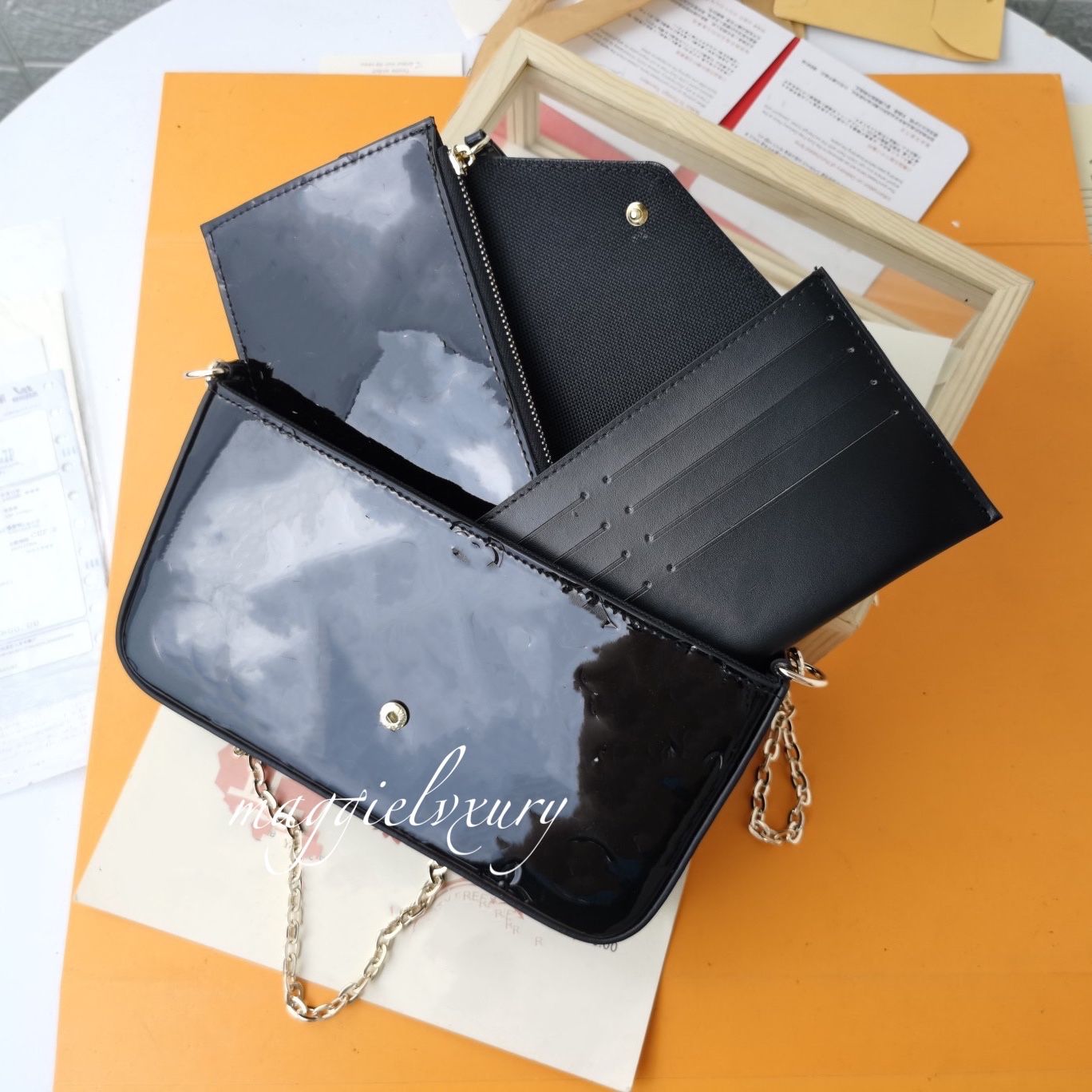 replica bolsa meaning