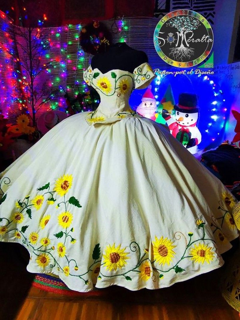 2022 Romántico Amarillo Girasoles Bola Vestido Quinceañera Vestidos Off The Shoulder Mexican Gorra Mangas cortas Bordado 2022 Romántico Amarillo Girasoles Bola Vestido Quinceañera Vestidos Off The Shoulder Mexican Gorra Mangas cortas Bordado