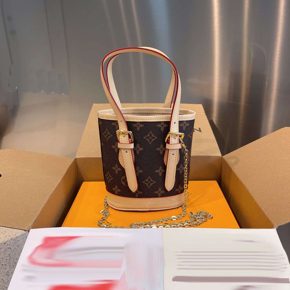 bucket bolsa luxury brand