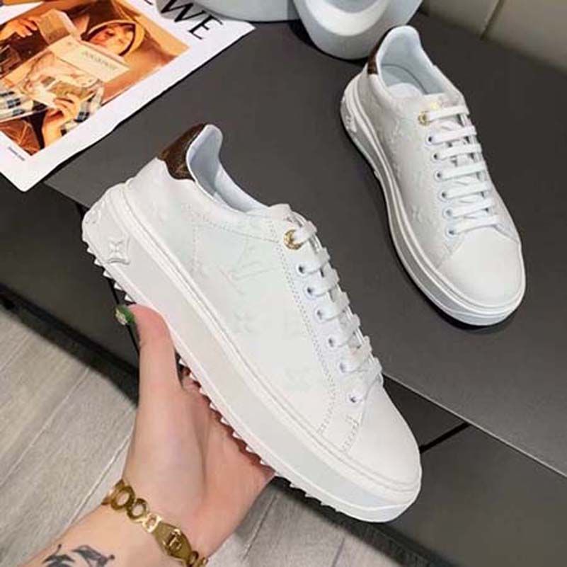 Wholesale Designer Sneakers Logo High Quality Fashion Casual Sneakers Shoes  Women Sports - China Design Walking Shoes and L V Sneaker for Men Women  price