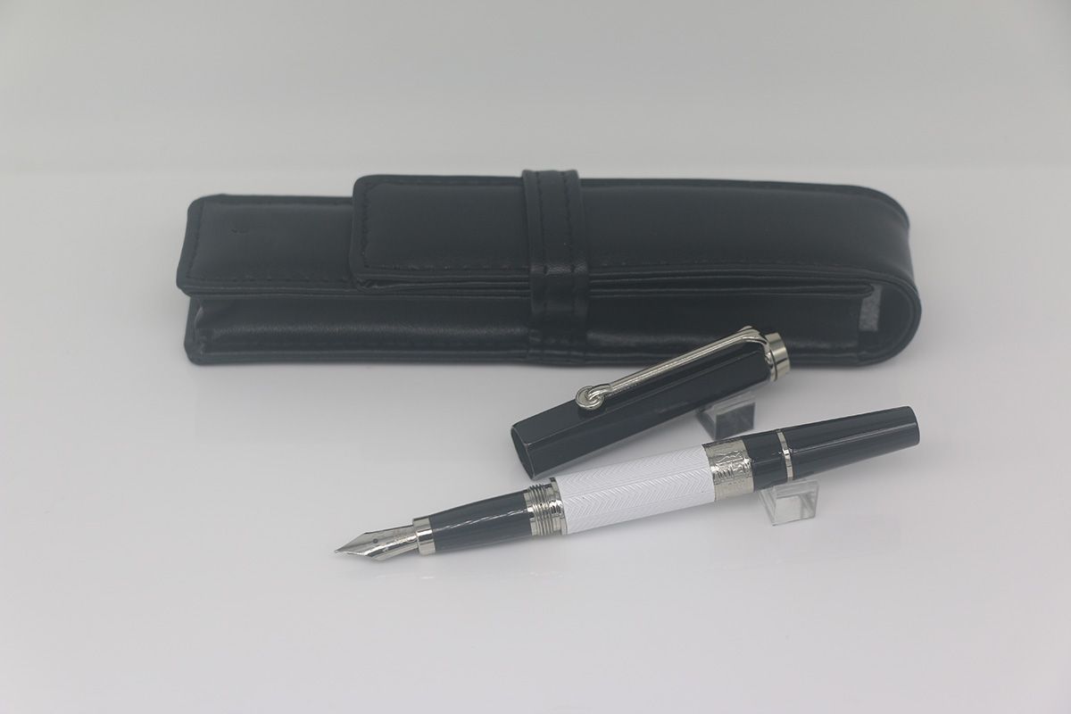 Pic.5 (caneta e bolsa)