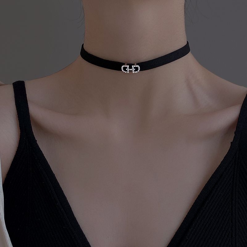 Letter d Collar