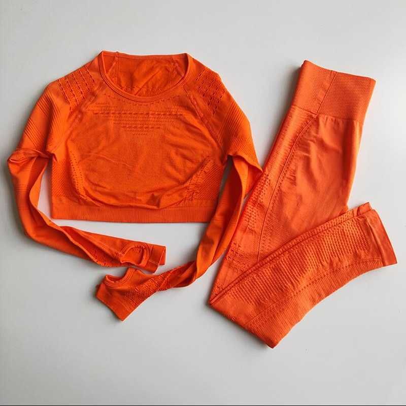 Orangefarbenes Set