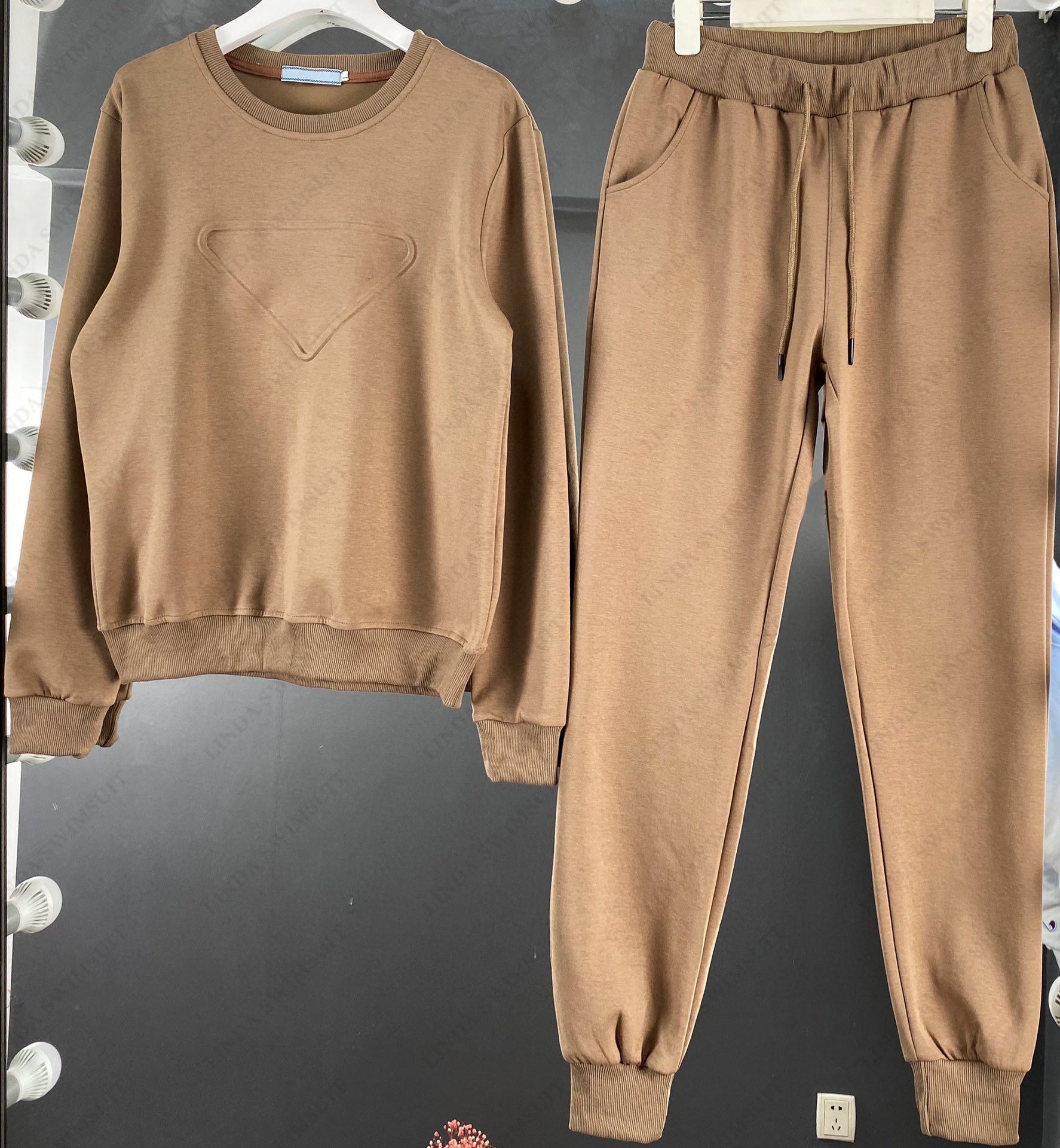 P-khaki pullover