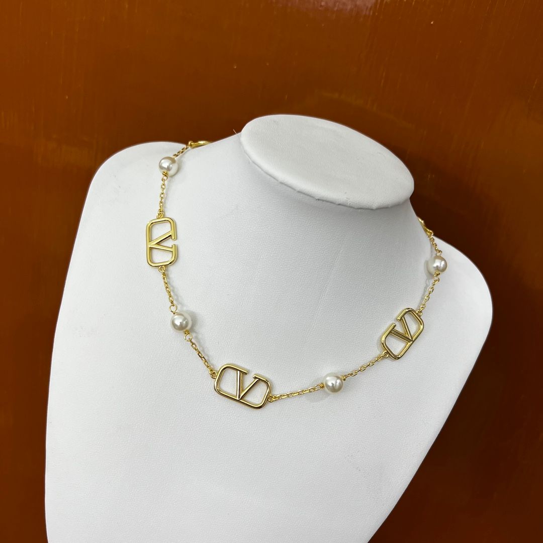 15-38 collier