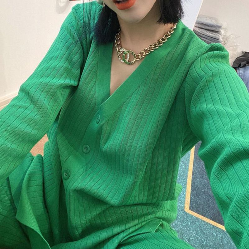 Green Cardigan alleen