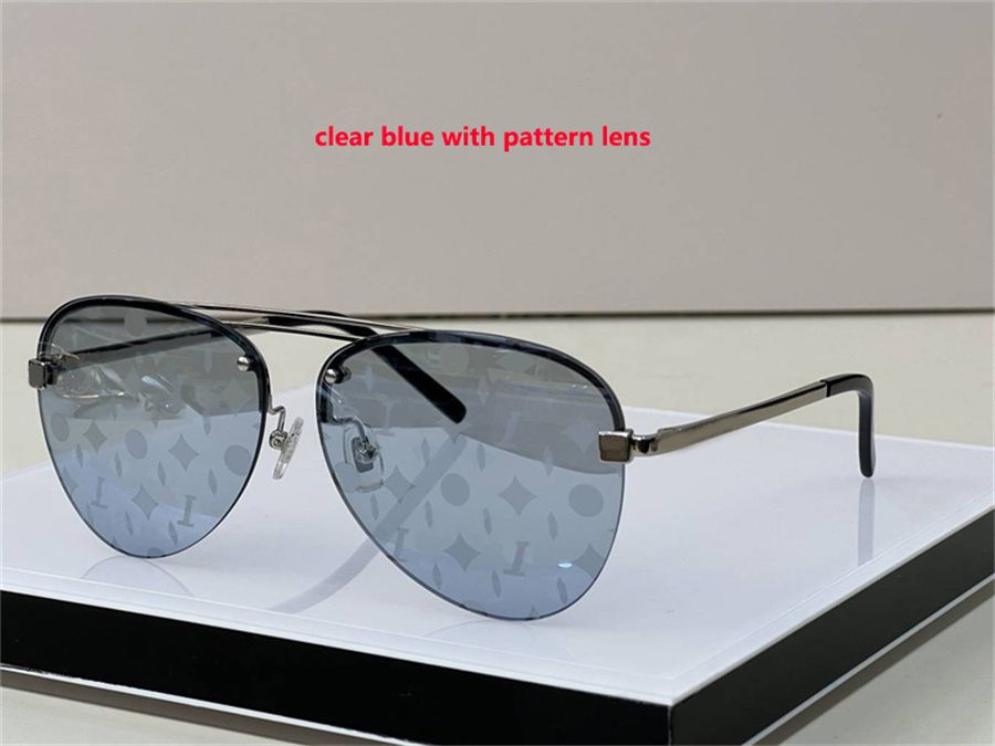 Bleu clair avec lentilles de motif