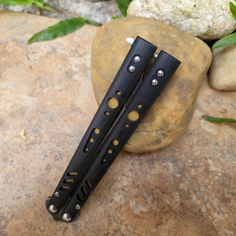 gold black tanto