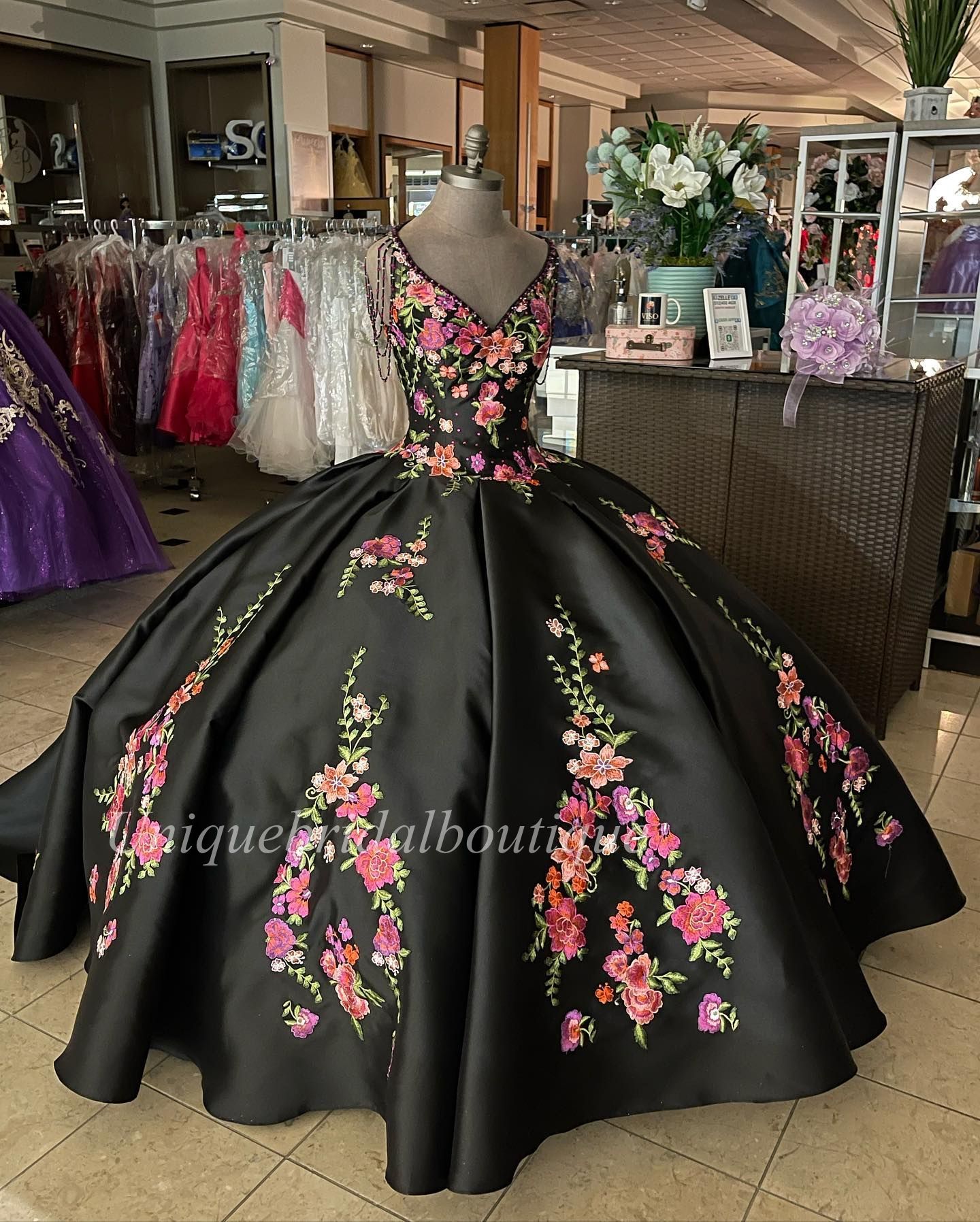 Bordado vestido de quinceanera 2023 vestidos de satén floral de 15 anos hinchados dulces 16