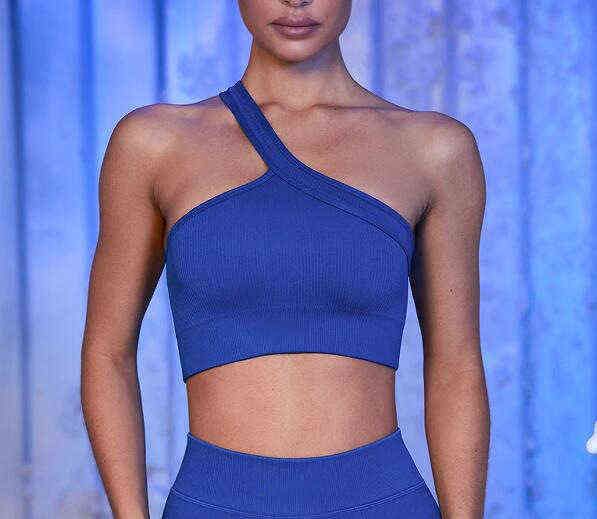 soutien-gorge bleu a