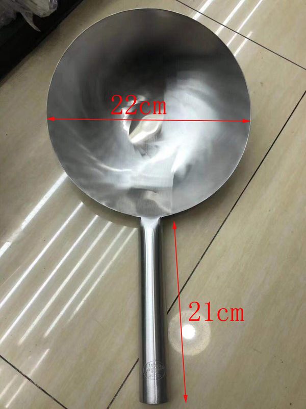 22cm wok.