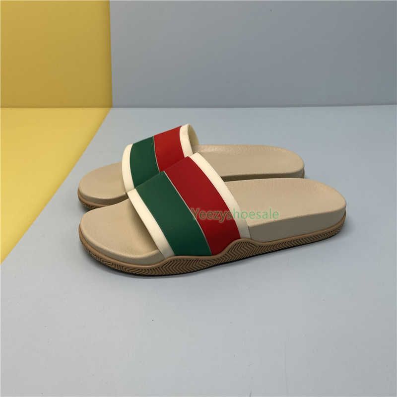 Men's pursuit hotsell matelasse slide sandals
