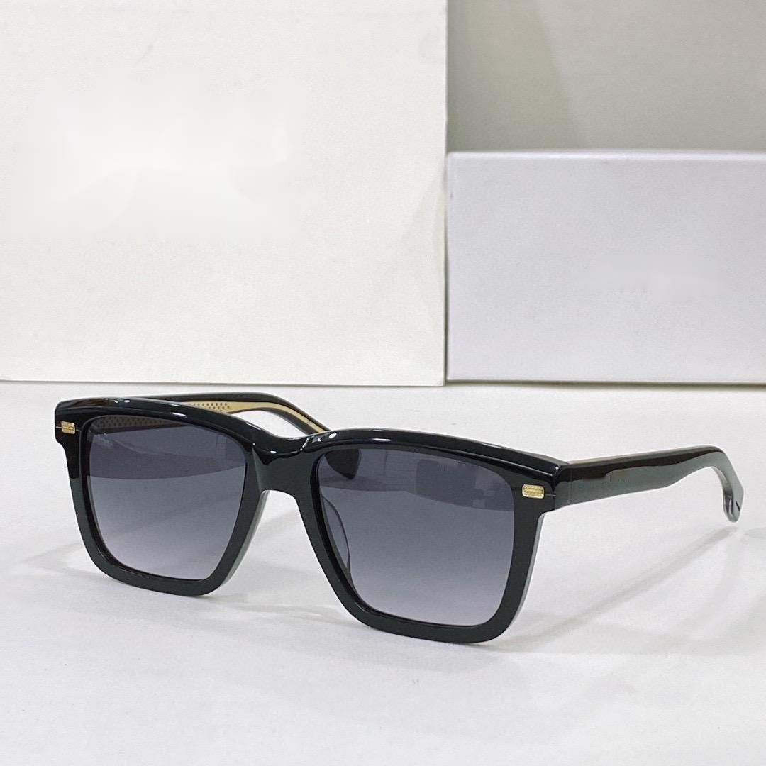 Black frame gradient gray lenses