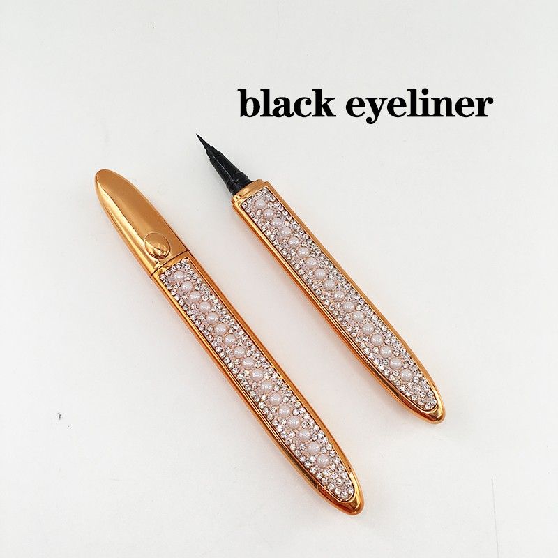 Czarny eyeliner18.