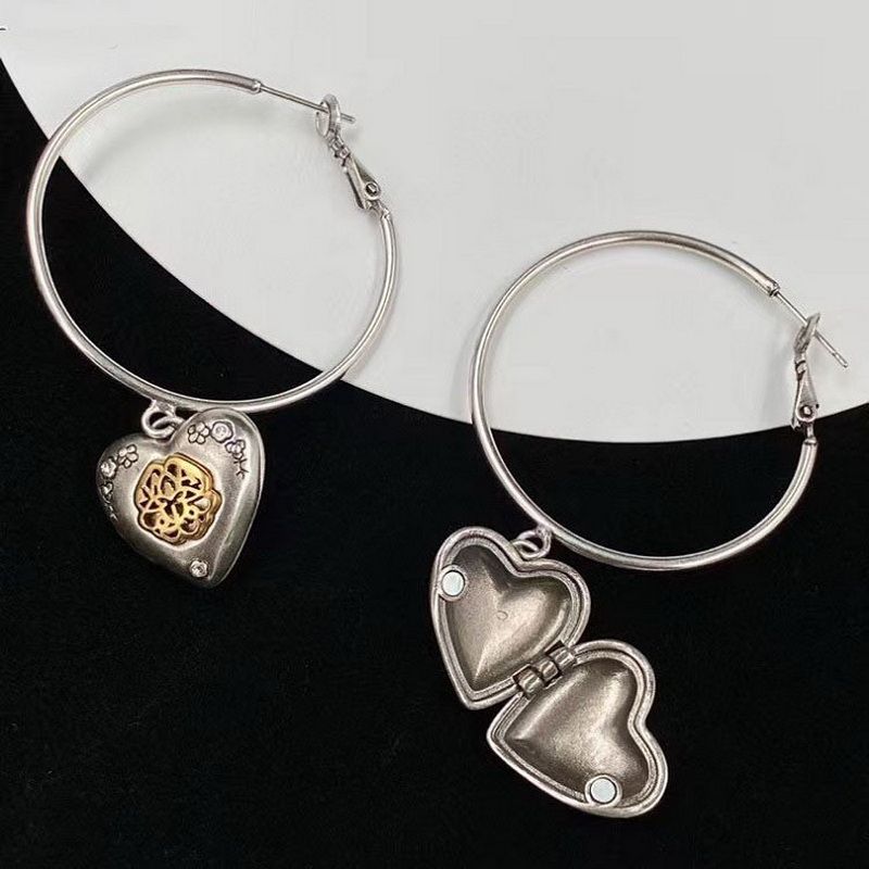 06 Earring Love Heart pode ser aberto