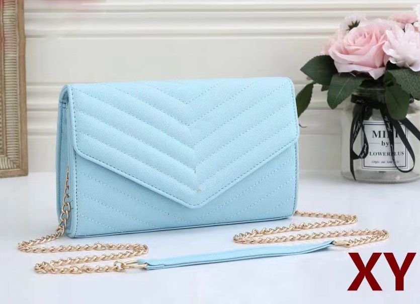 14. Blue Bags Золотая цепь