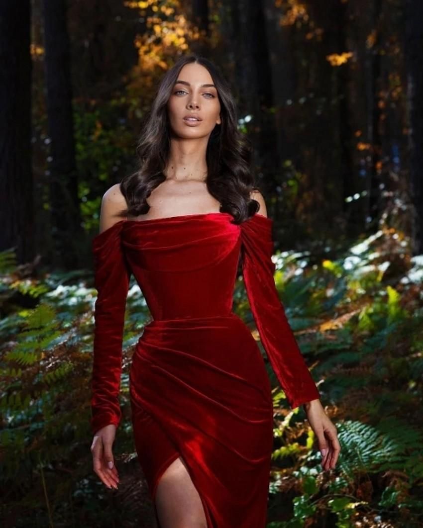 Stunning Red Velvet Evening Dresses 