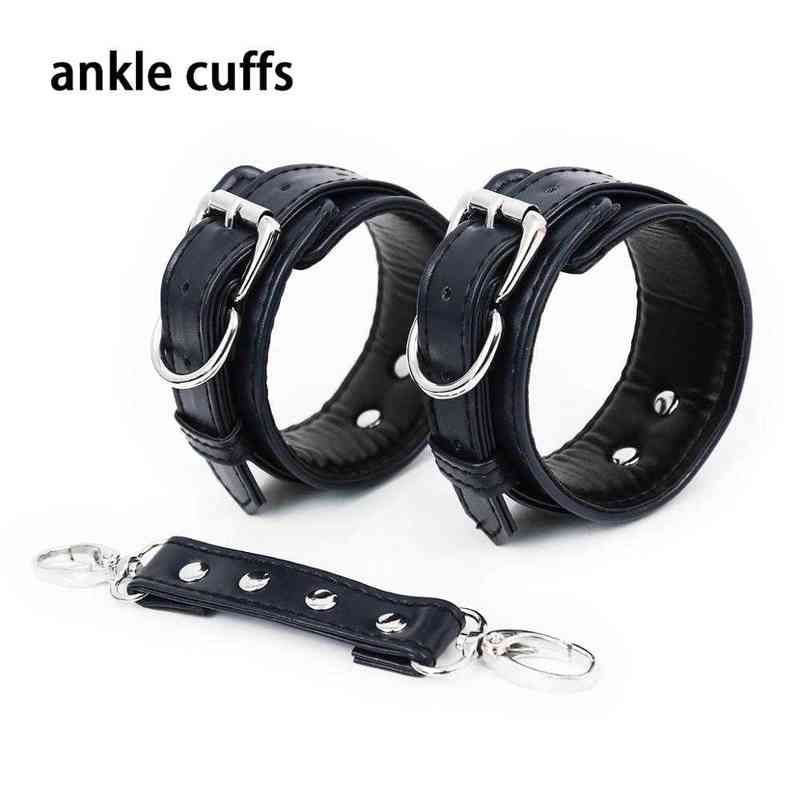 어두운 파란색 anklecuffs.