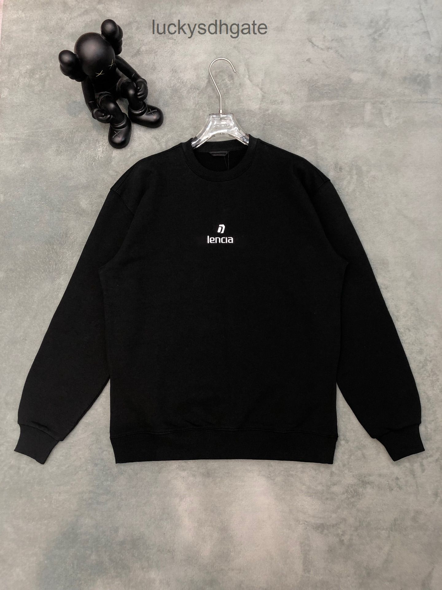 Compra Sudaderas De La Marca De Diseño BA Lencia GA Versión Correcta De  Paris B Familia Bóveda Básica Bordado Hombre Y De Mujer Cuello Redondo  Terry Suéter Barato | Entrega Rápida Y