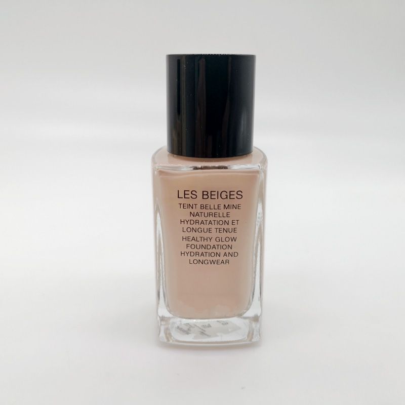 CHANEL LES BEIGES Healthy Glow Foundation Hydration and Longwear B30  (medium with neutral undertones)