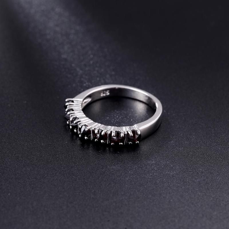 Chine Black Garnet 925 Silver Sterling