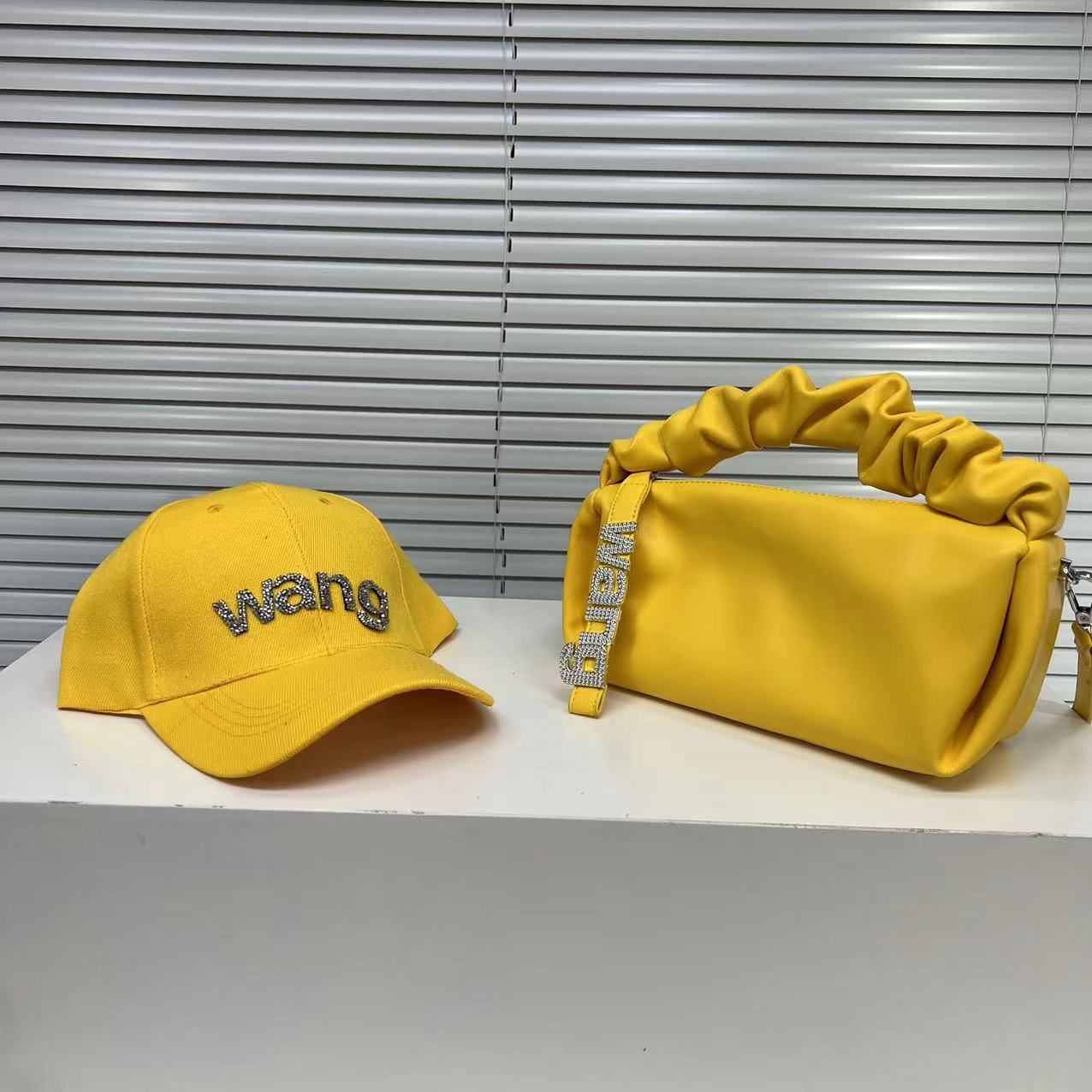 Sarı çanta+şapka