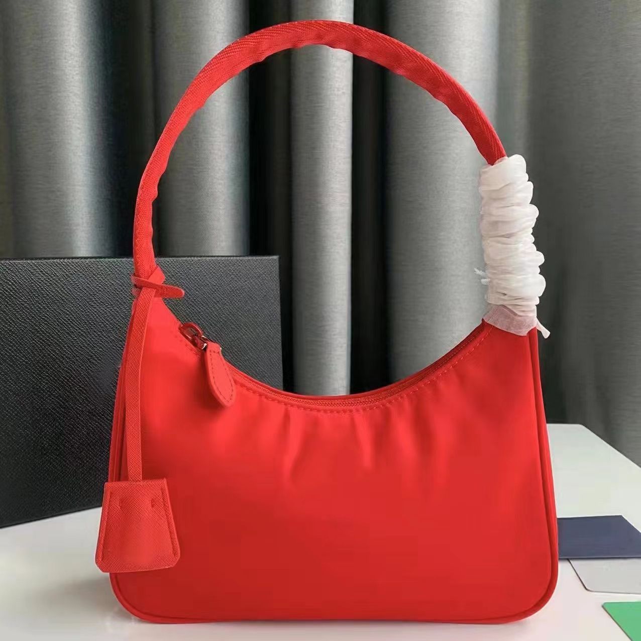 canvas hobo red