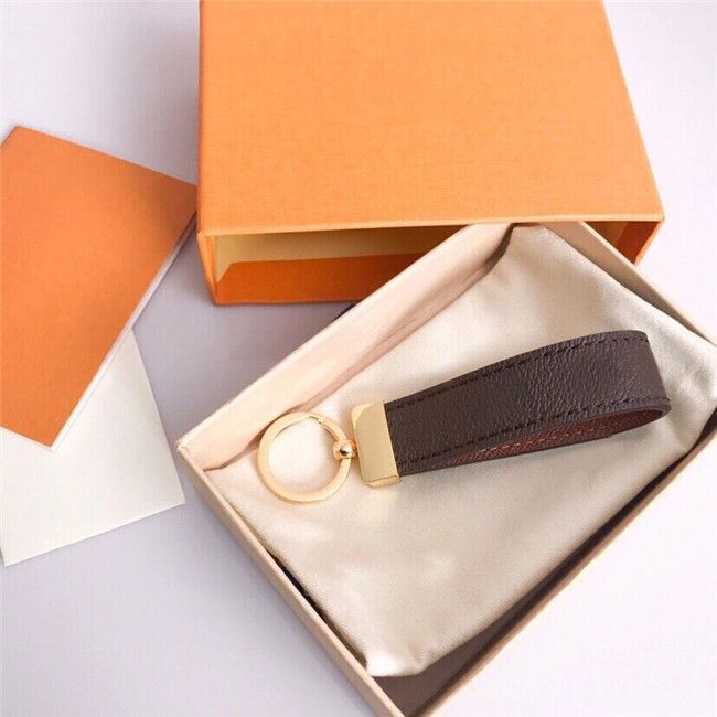 Car Keychain Luxury Designer Leather Strap for Women Men for Car