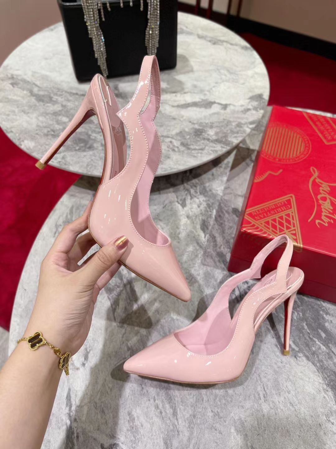 rosa sandaler