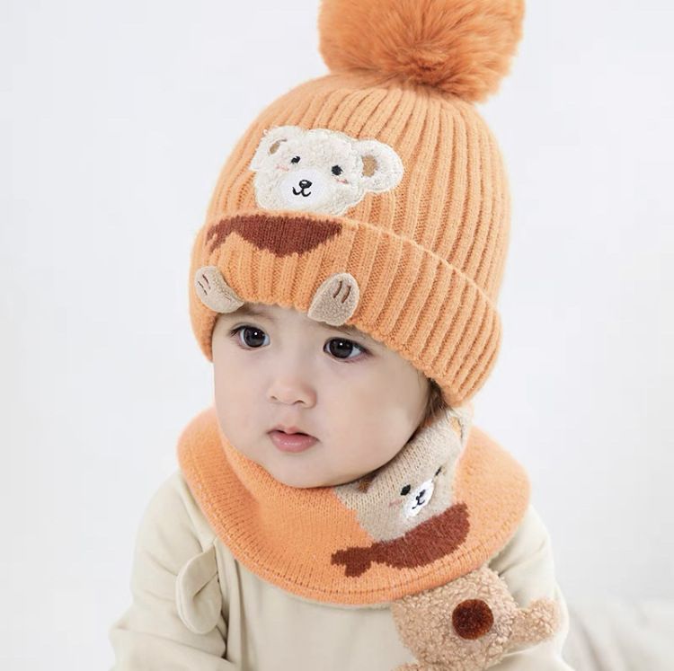 Orange /scarf +hat