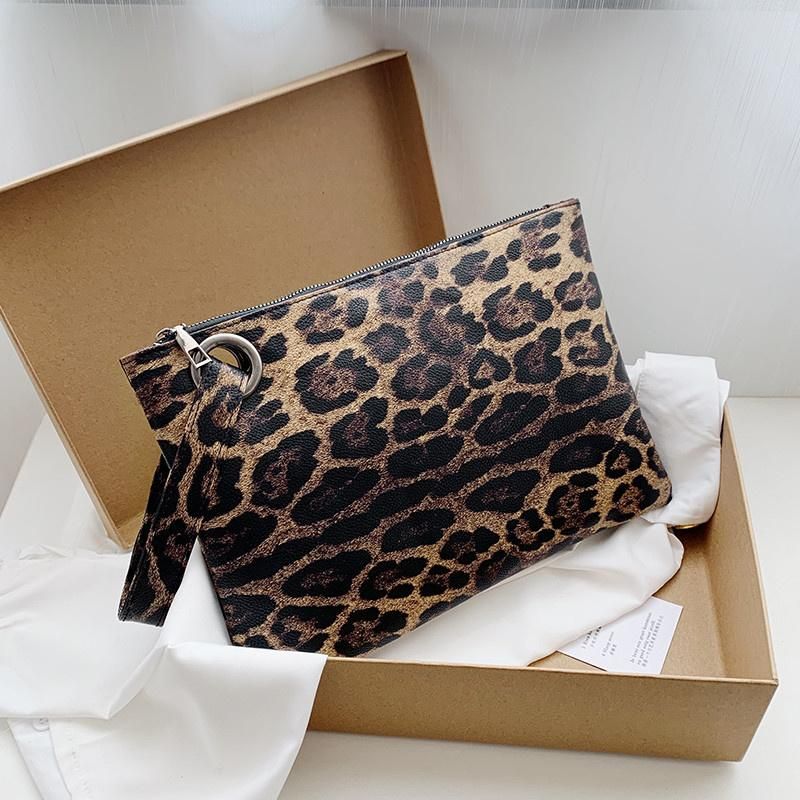 leopardo marrone