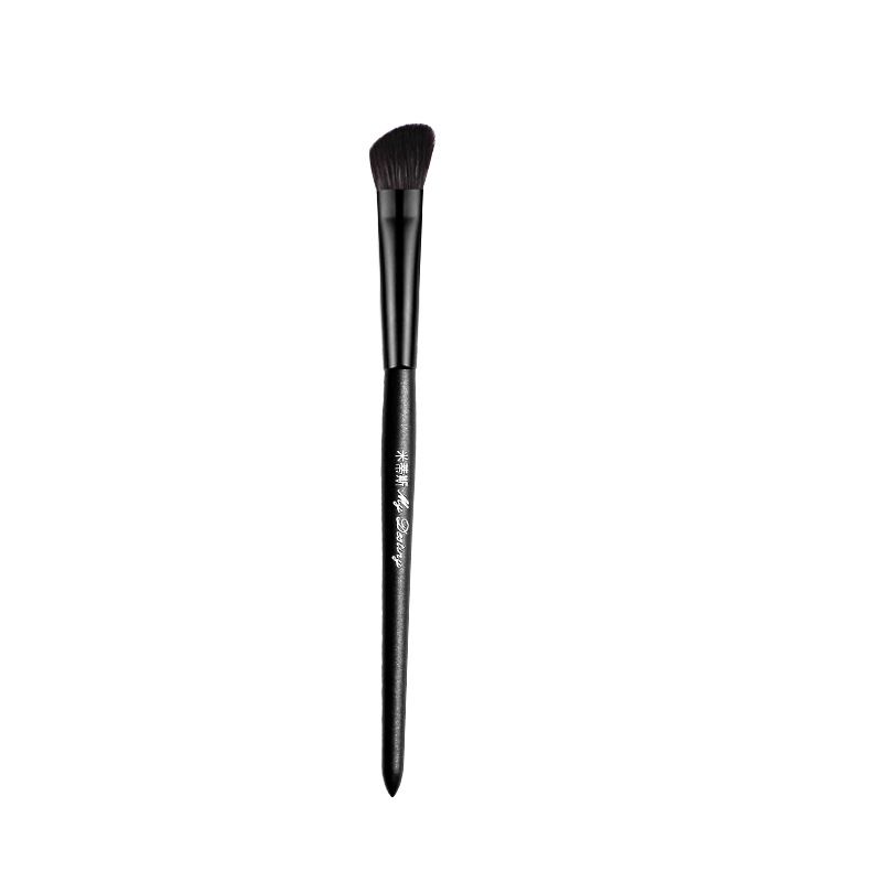 Angled Eye Brush